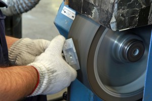 Smerigliatura metalli manuale